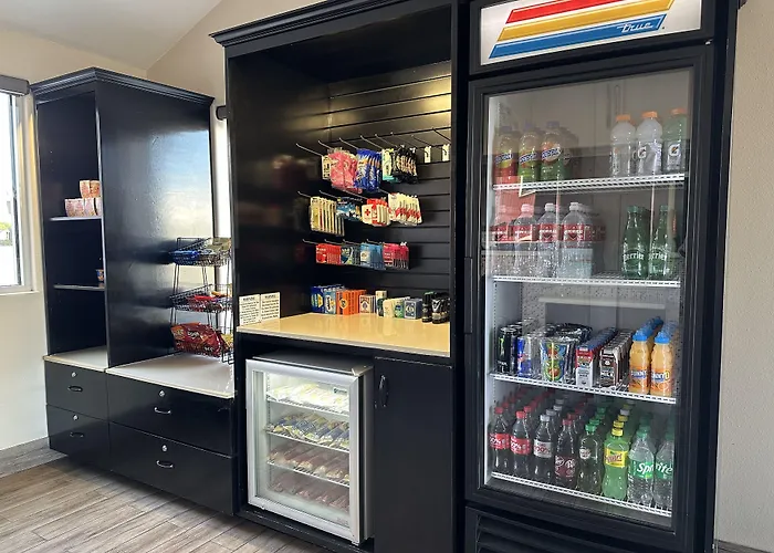 Solara Inn And Suites